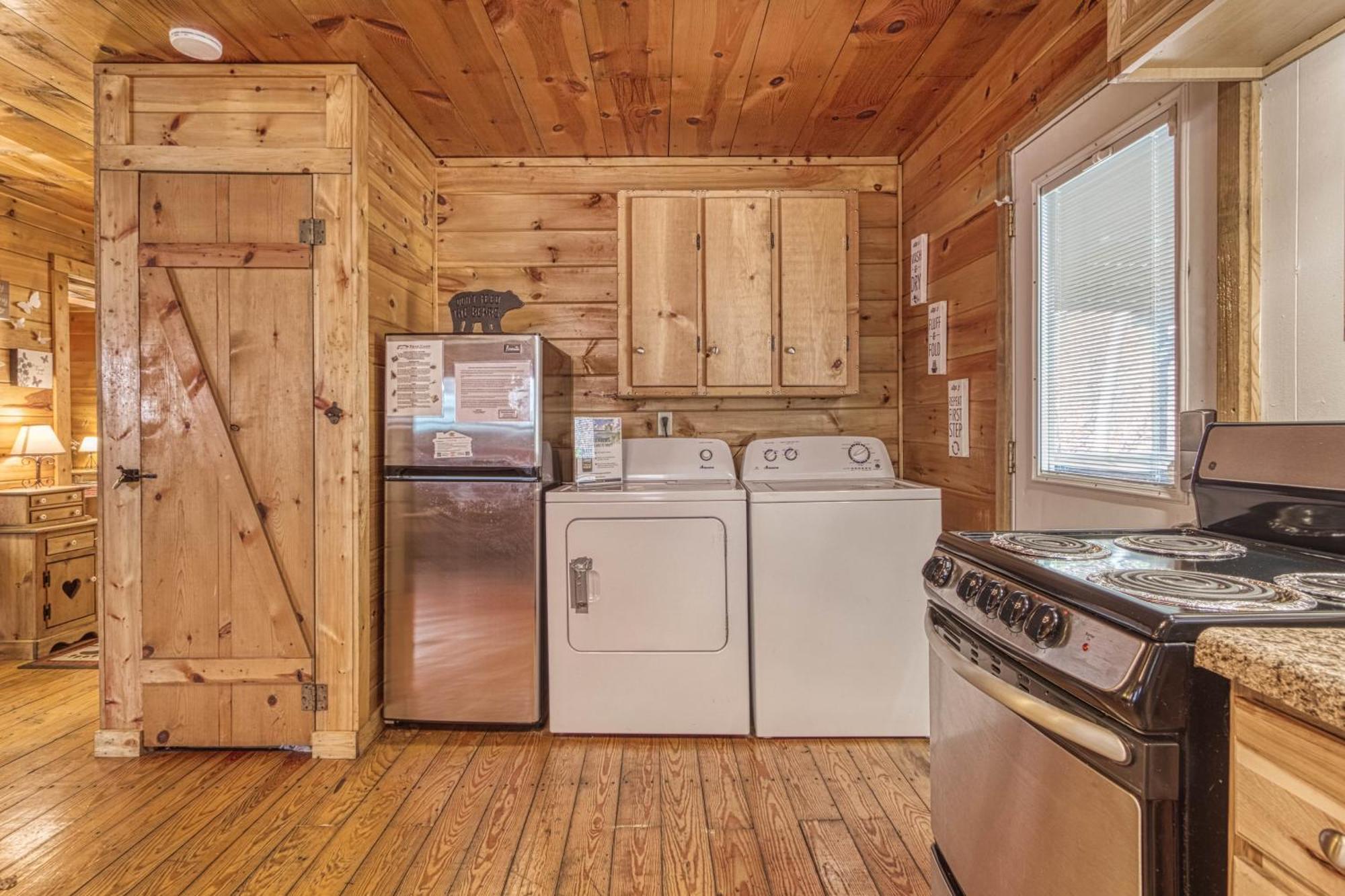 Bear Den, Hot Tub, 1089 Of Free Attraction Tickets For Each Paid Day, Dollywood And More! セバービル 部屋 写真