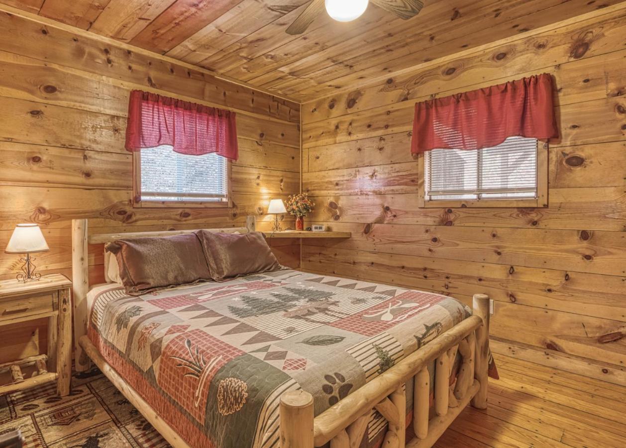 Bear Den, Hot Tub, 1089 Of Free Attraction Tickets For Each Paid Day, Dollywood And More! セバービル エクステリア 写真